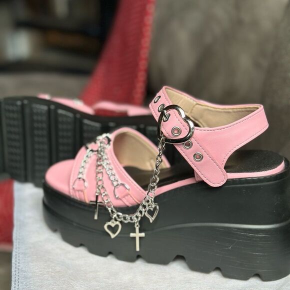 Pink and Black Platform Sandals with Floral Straps - Picture 5 of 10